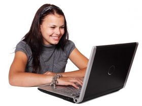 Women with Laptop