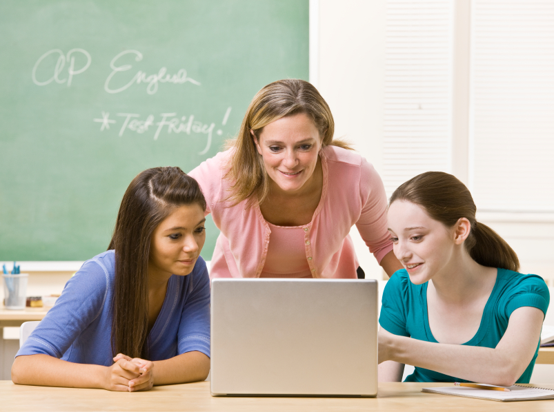 Make Your Subjects Easy With The Help Of Online Tutors