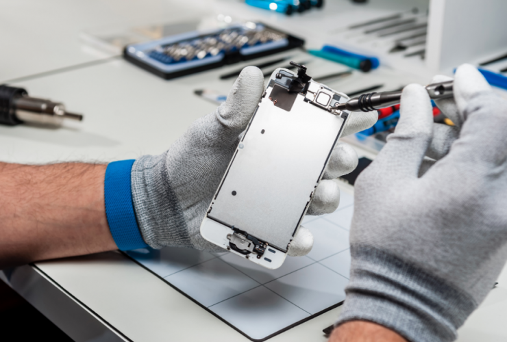 Debunking The Common Myths About Smartphone Repairs