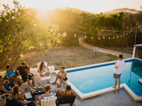 How to Host A Memorable Party This Summer