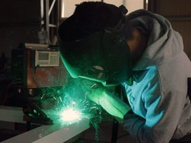 Considering A New Career? Pros and Cons For Learning to Weld