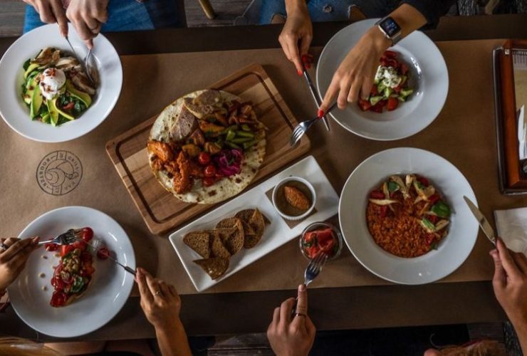 How to Introduce Food to Your Café Menu Without Complicating Your Day